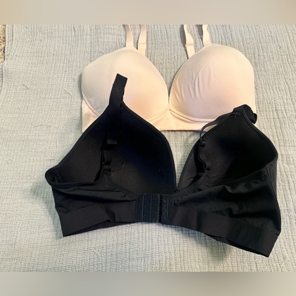 DKNY wireless bra, size large. - Picture 2 of 5
